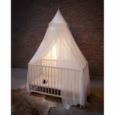 Babykamer decoratie klamboe wit